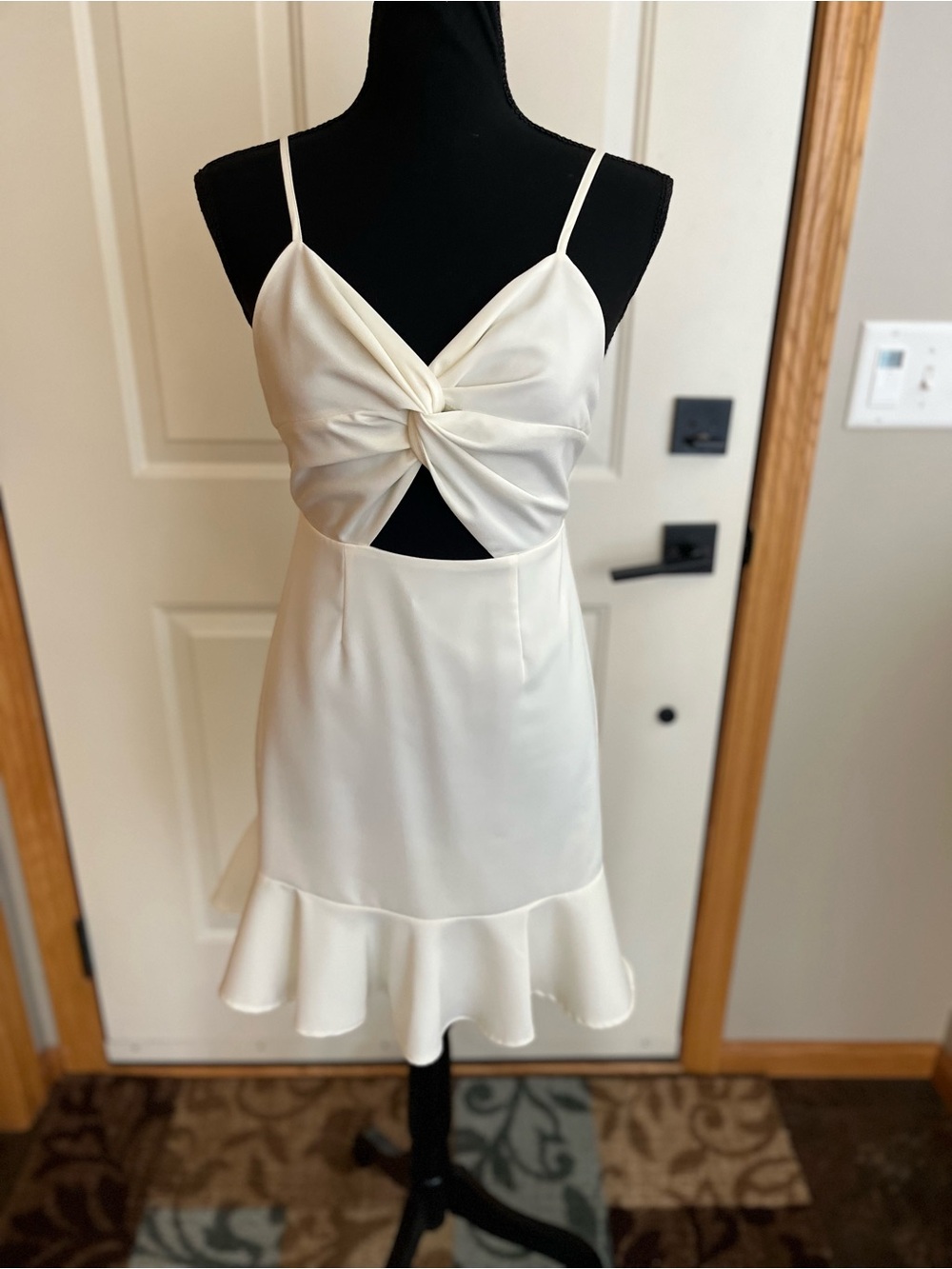 Women’s By the way Francis white spaghetti strap mini fit & flare cream dress.XS